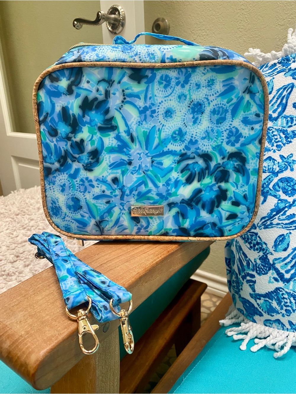 Lilly Pulitzer Blue Aqua Floral Travel Case w/ Attachable Strap